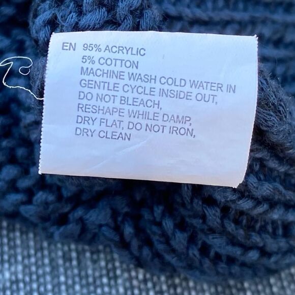 Alya Navy Blue Cold Shoulder Long Sleeve Knit Top/Sweater. Size Medium. EUC! - Picture 5 of 5